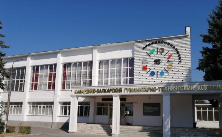 photo_5361598342536220630_y