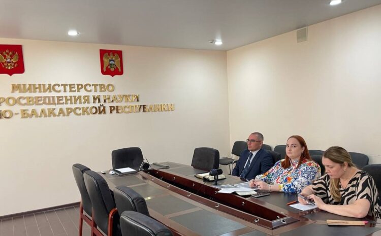 photo_5375356763462814061_y